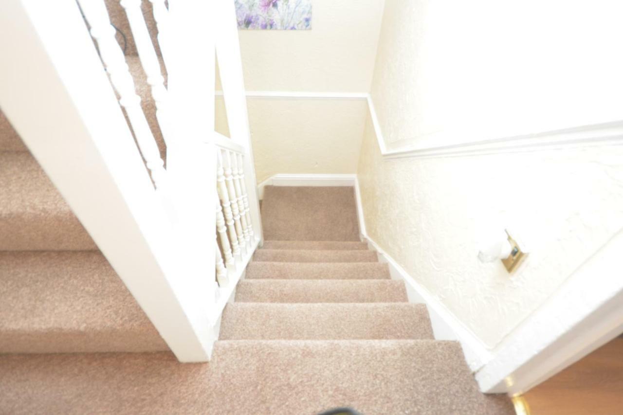 Four Bedroom Townhouse 12 Minutes Walk To Excel Exhibition Centre Лондон Екстериор снимка