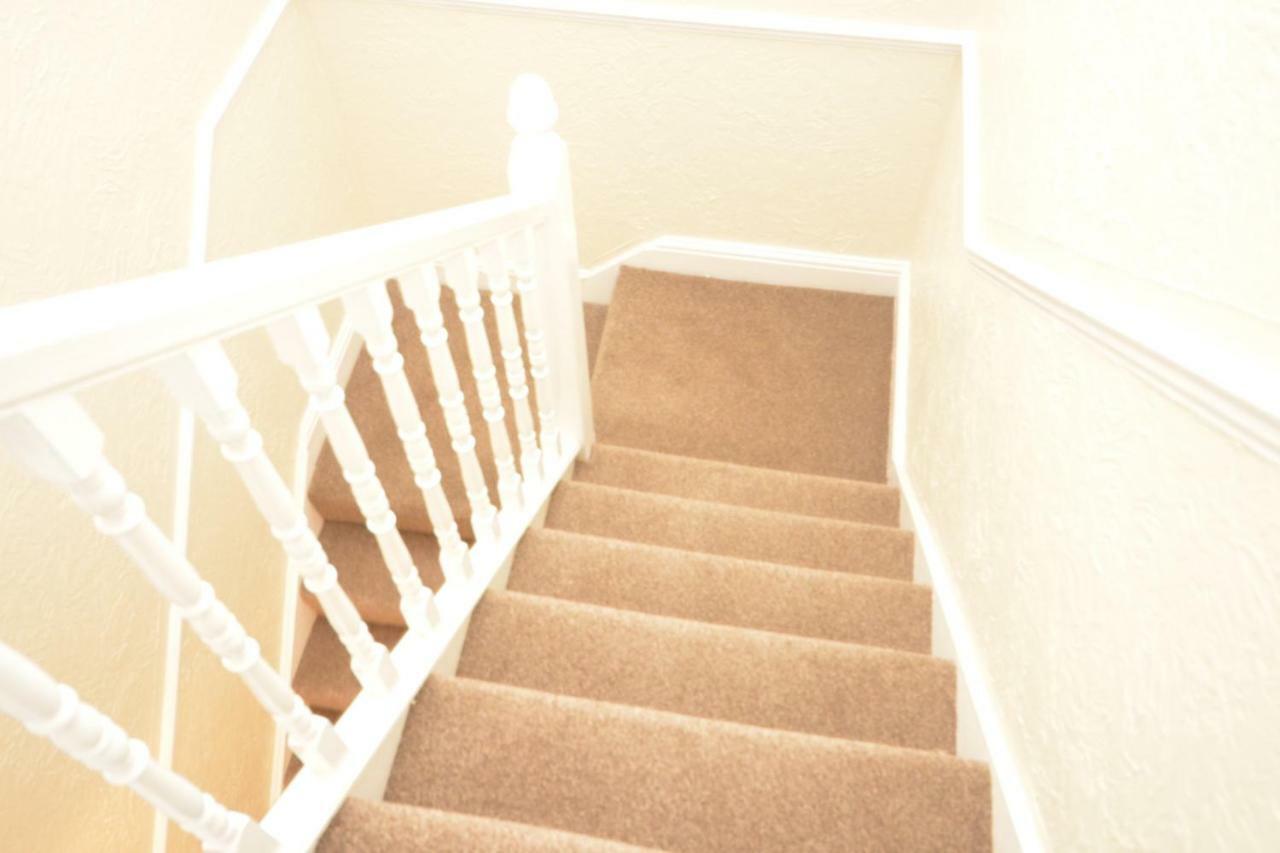 Four Bedroom Townhouse 12 Minutes Walk To Excel Exhibition Centre Лондон Екстериор снимка
